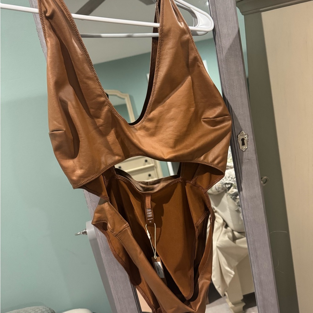 SKIMS Tan Women's Intimate Bodysuit